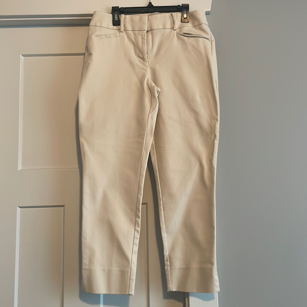 Loft Capri pant.  Cream.  Size 4